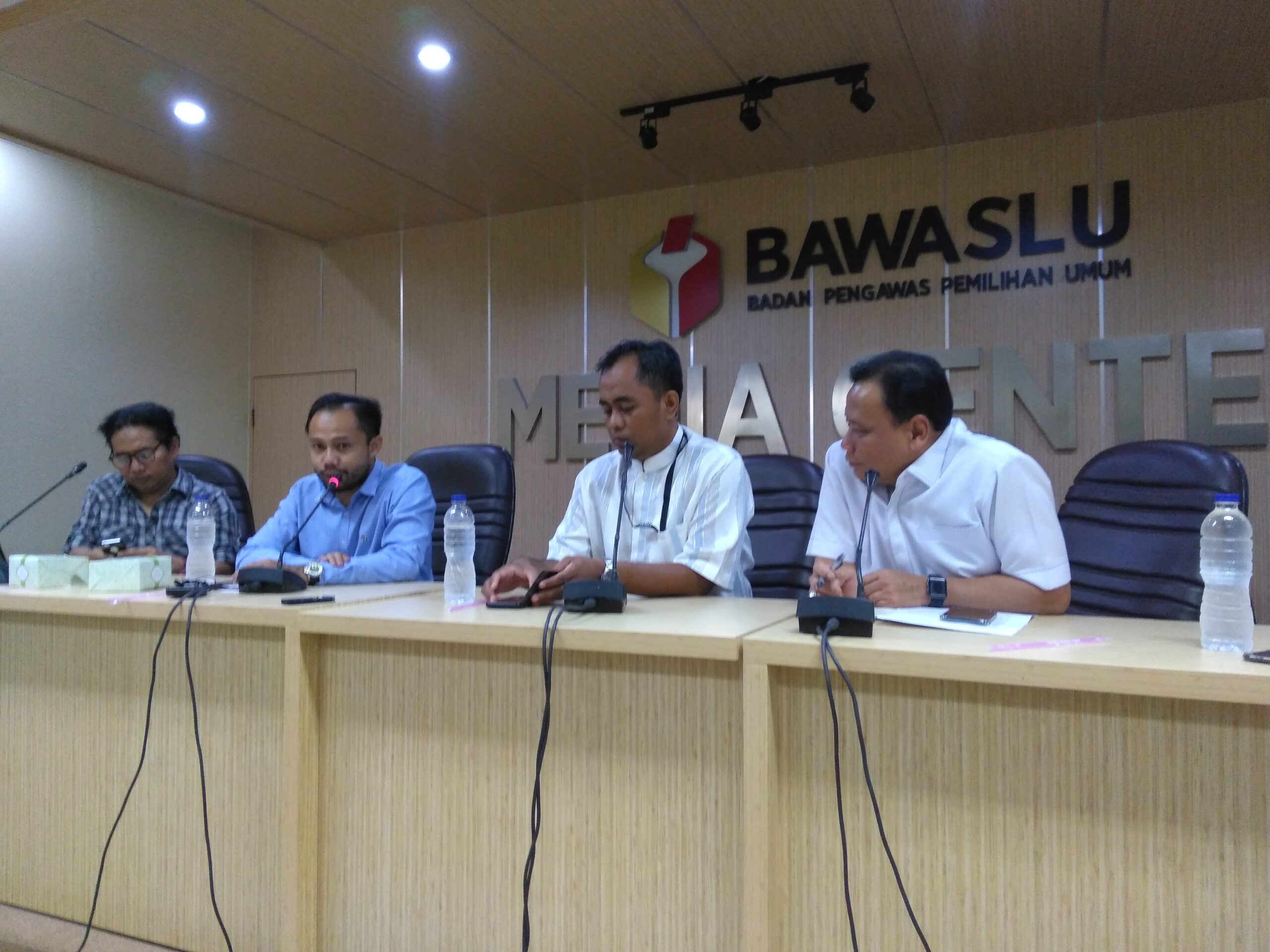Konferensi Pers di Bawaslu April 2019 (5)